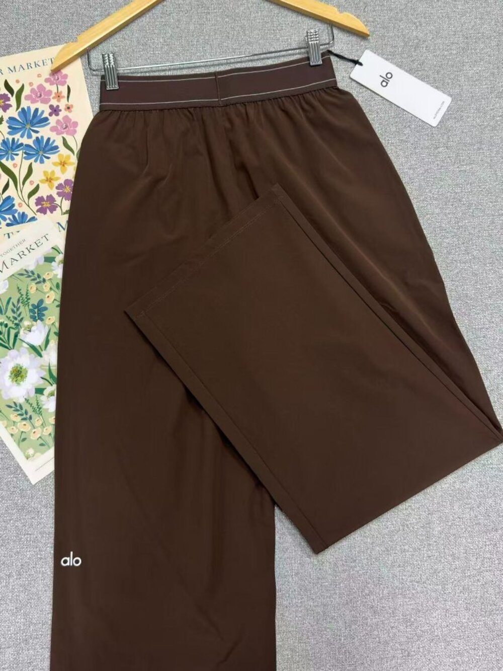 NWT Alo Yoga Suit Up Trouser Espresso Brown🤎Relaxed Fit Pants - Picture 4 of 8